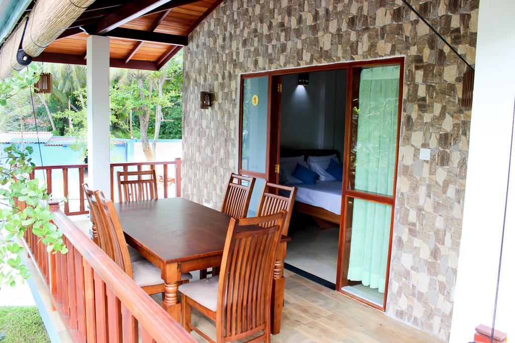 Azzurra Hikkaduwa Villa Room photo